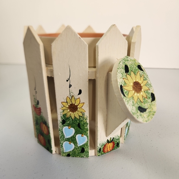 Vintage Handpainted Watering Can Plant Planter Wood Cottagecore Farmhouse Cute - Picture 10 of 13